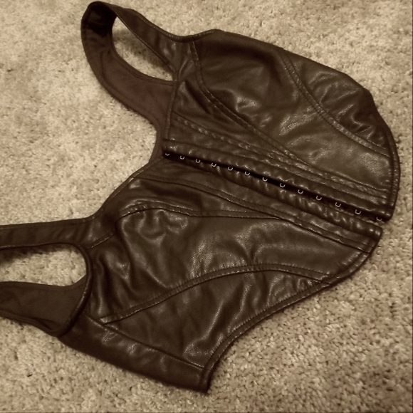 Cute top - Picture 2 of 7